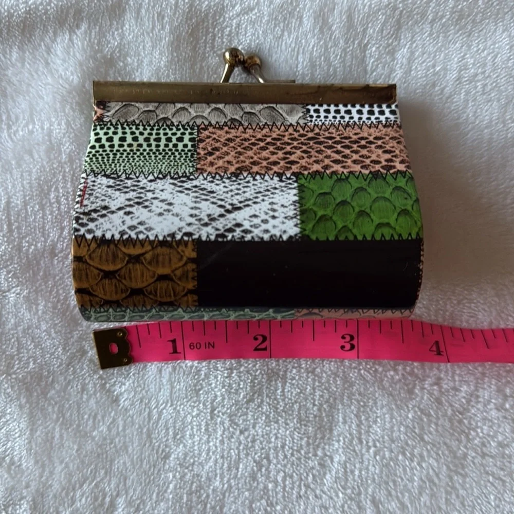 Kiss lock coin wallet snakeskin animal print